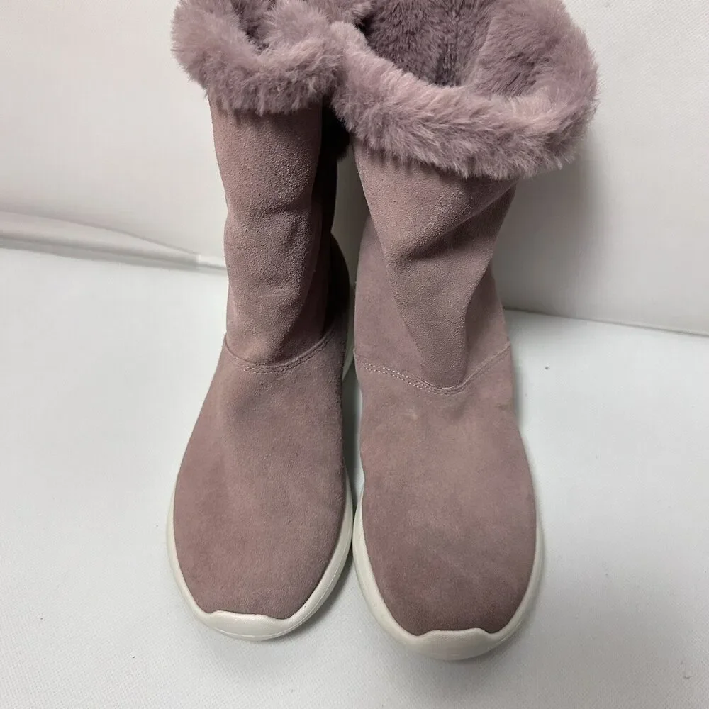 Skechers preowned good